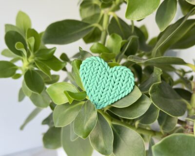 Broșă, Cozy Heart Monsteria