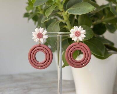 Cercei lungi, Bloom Donuts