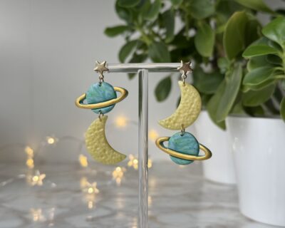 Cercei lungi, Space Dreams, Monsteria